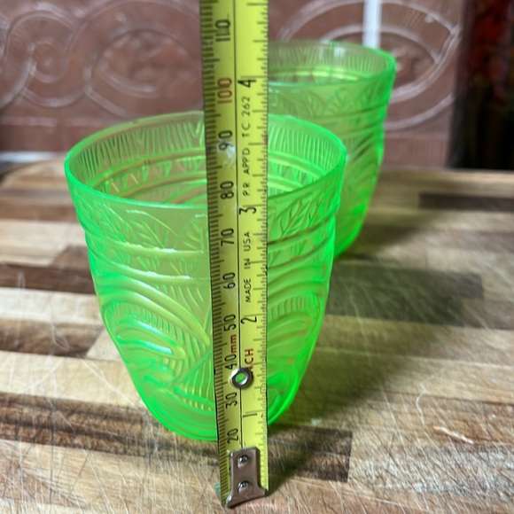 Tiki Shot Glasses Hawaiian Style Tiki Cup Plastic Stackable Shot Glasses Party - Picture 2 of 6